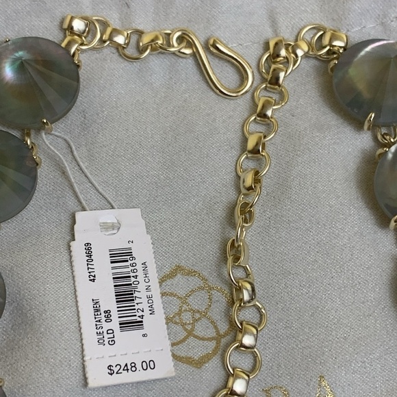 Kendra Scott NWT Jolie Gray Illusion 14K Gold-Plated Statement Necklace +Pouch - Picture 14 of 16